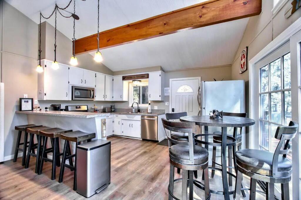 Chalet Monterey W/Hot Tub - Big Decks/Bbq Vila Big Bear Lake Exterior foto
